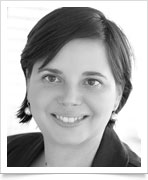 Dr Kinga Zempléni